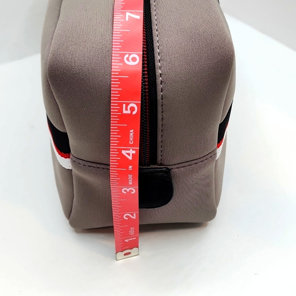 DKNY TOILETRY TRAVEL BAG, GREY - Picture 13 of 14